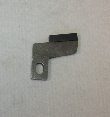 Necchi - COLTELLO INFERIORE PER TAGLIA CUCE NECCHI 430-204/680-123 = JAGUAR 236